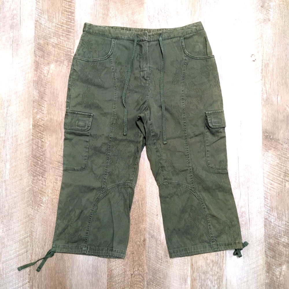 J. Jill Green Cargo Capris Embossed Floral Print Women's Size 6P